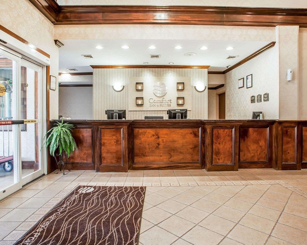 Comfort Inn & Suites Carneys Point - Pennsville view 2