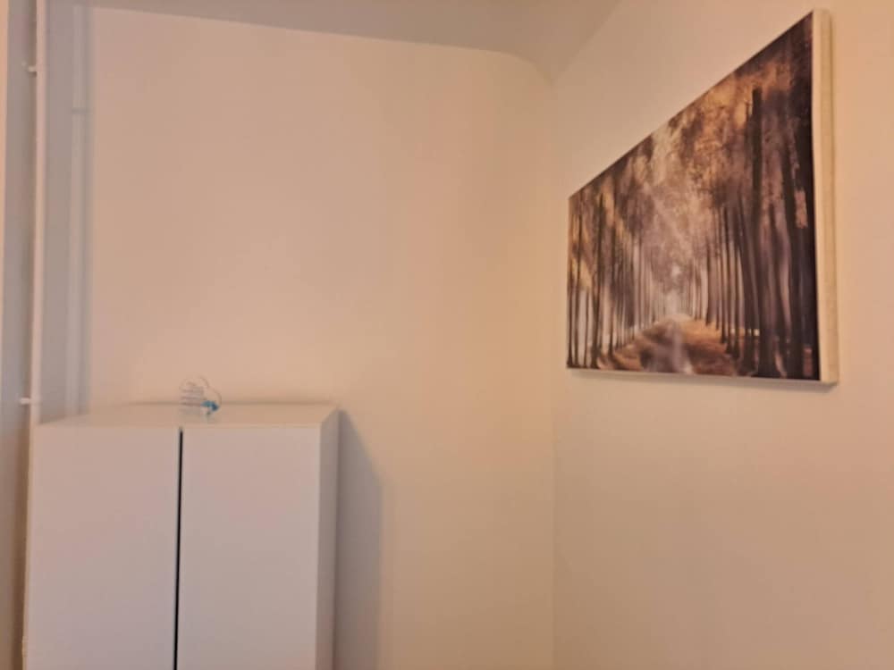 Cozy 2BR Home Pets Welcome Free Parking & Wifi