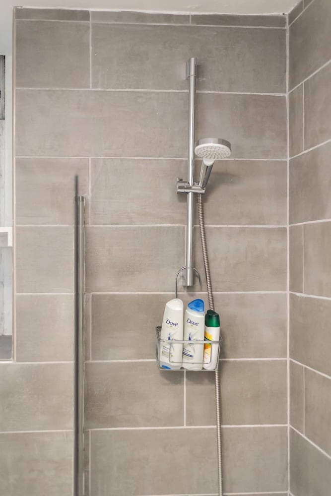 1bed-ground Fl -private Entrance