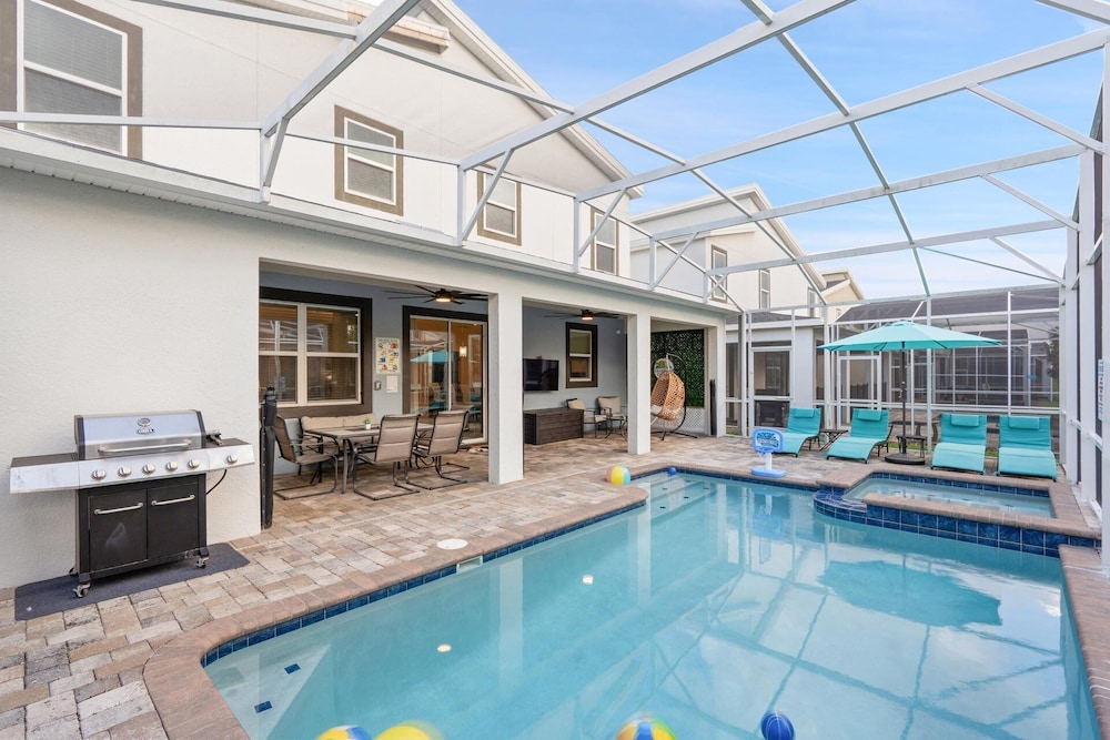 ChampionsGate Resort 8-Bedroom Vacation Pool Home - Includes Resort Clubhouse Amenity Access! 8 Home