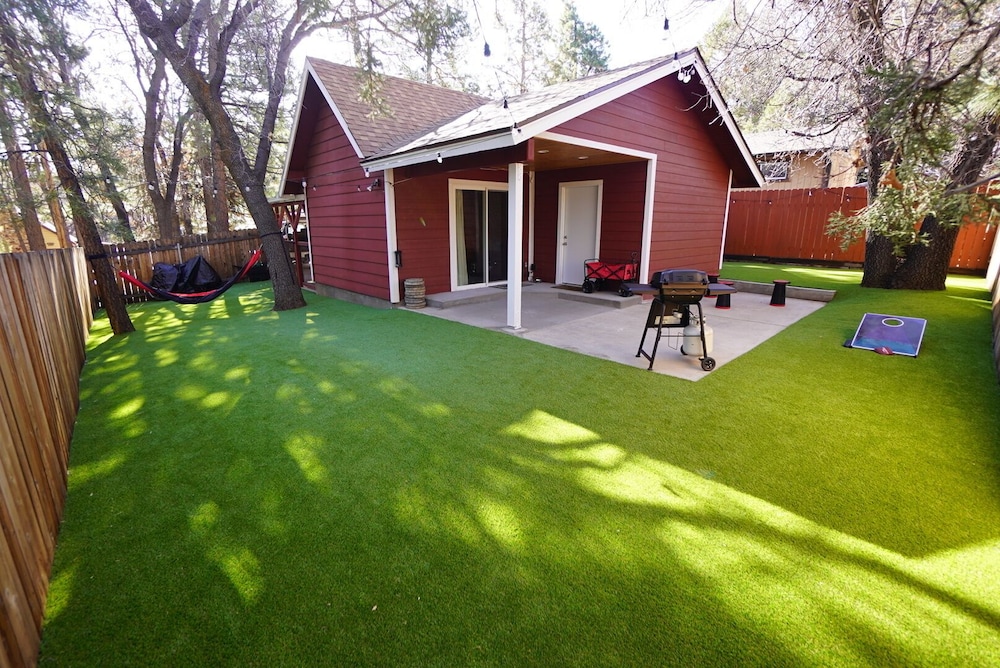 Cozy Red Cabin view 4