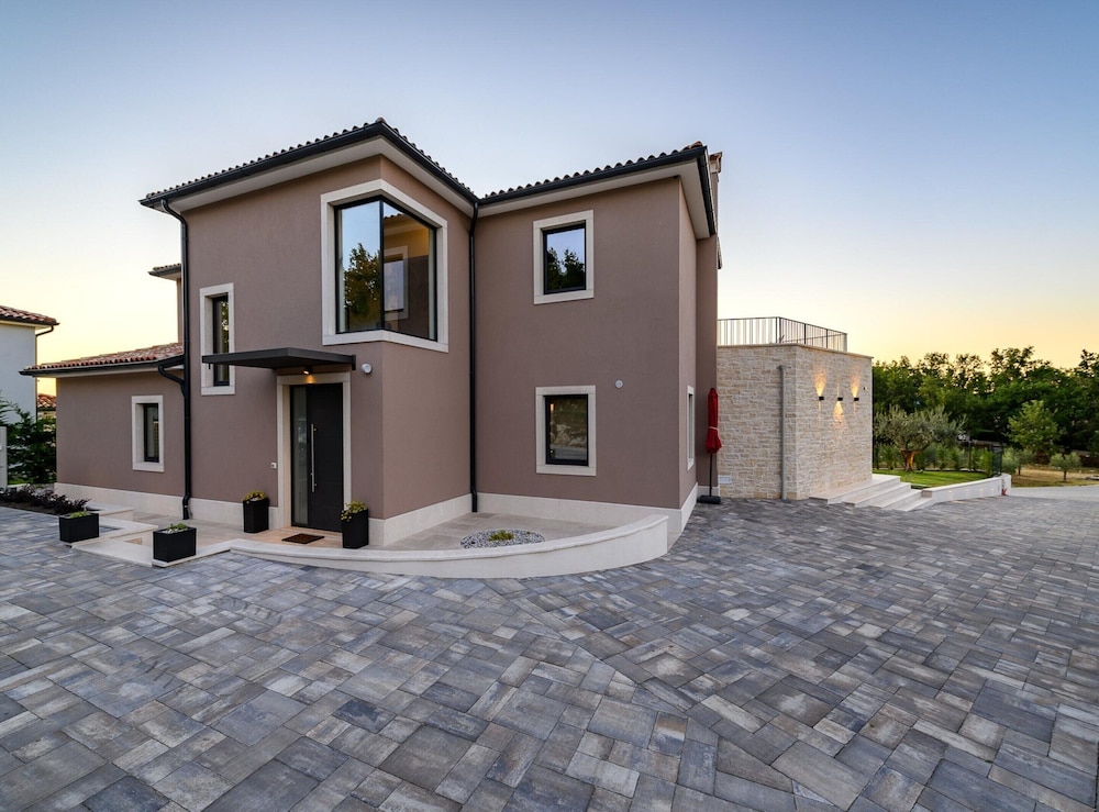 Comfortable Villa With Central Heating
