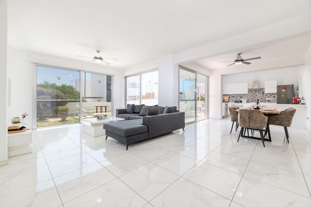 Elite Blu Heights Villa