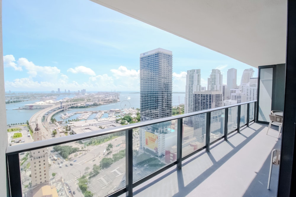 Luxurious Downtown Escape