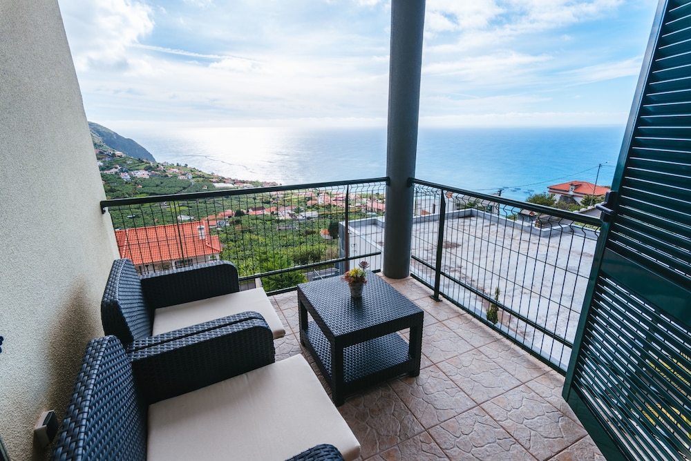 O Meu Sorriso Calheta Holiday Apartments