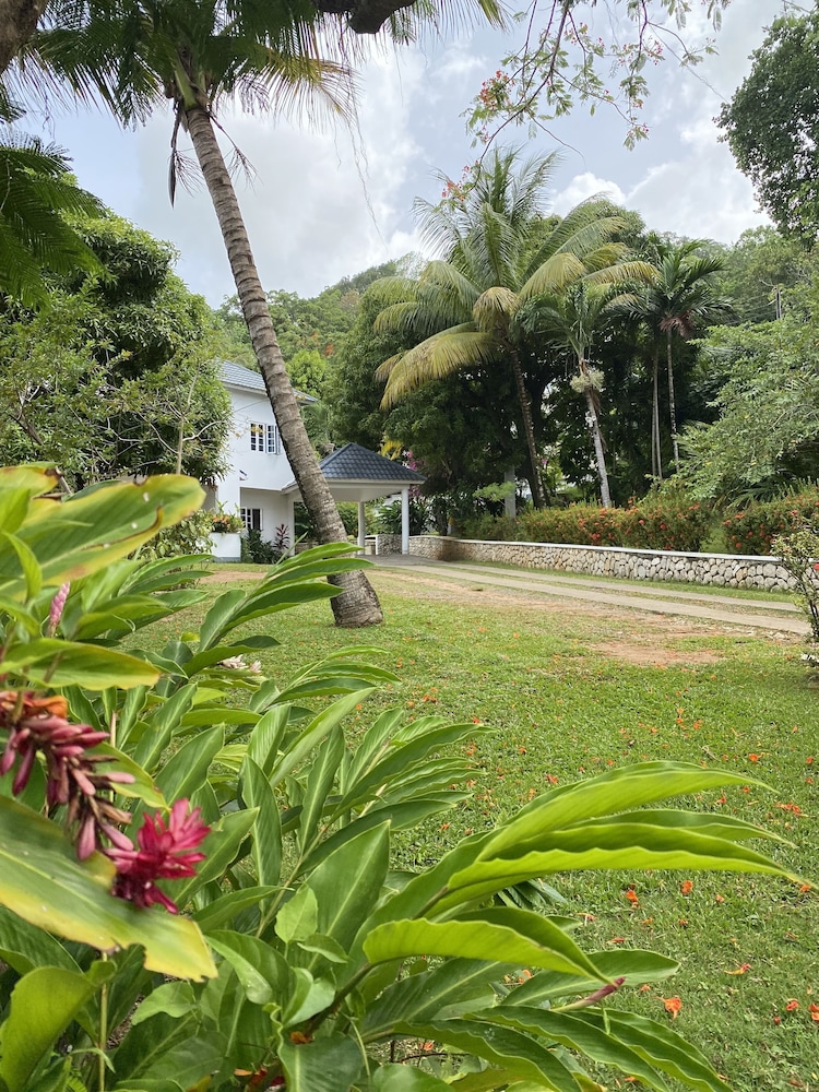 All Nations Guesthouse