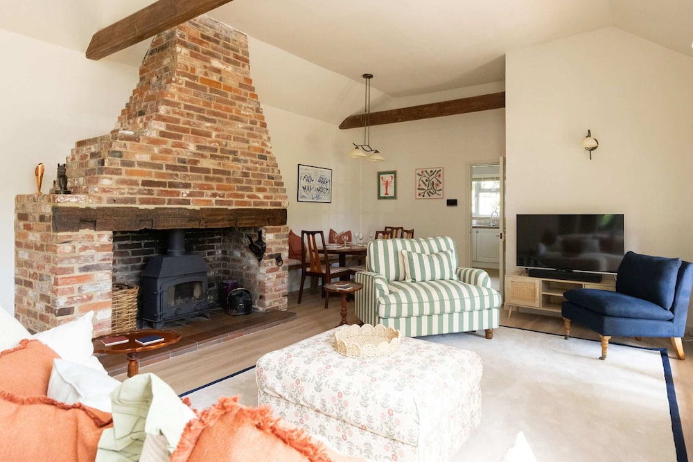 Homely Cottage for 6 Near Chichester Goodwood