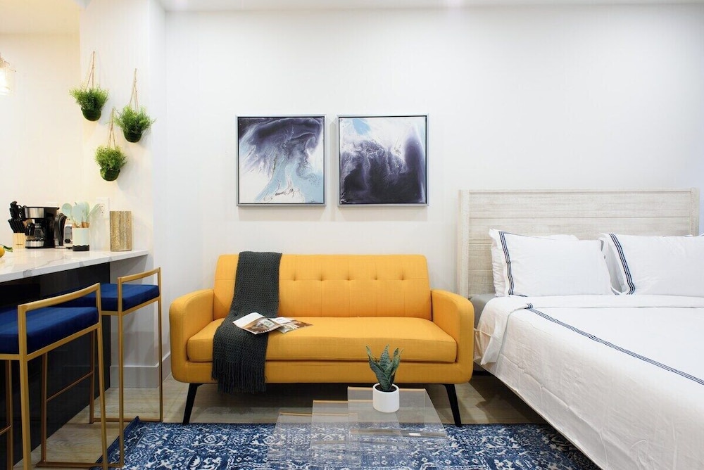 1597 New York Apt