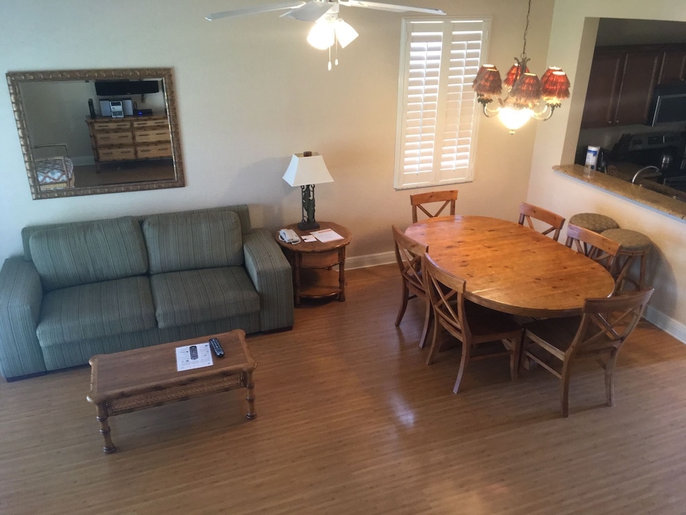 Villas At Regal Palms