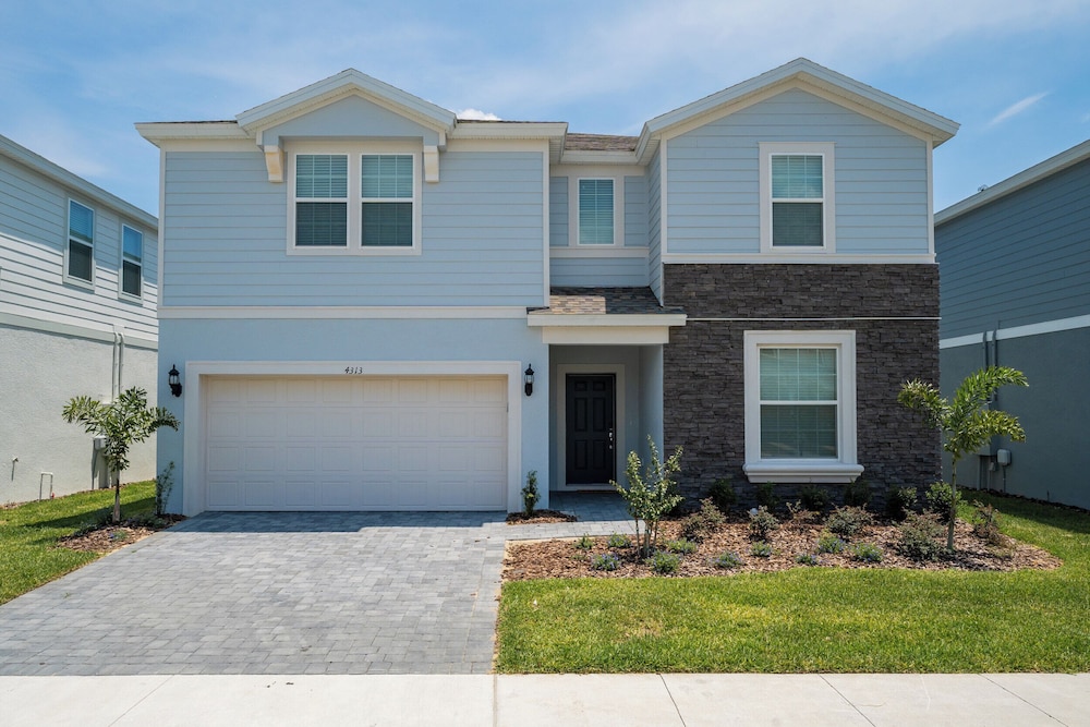 New Jungle Adventure 9BR Villa by Disney