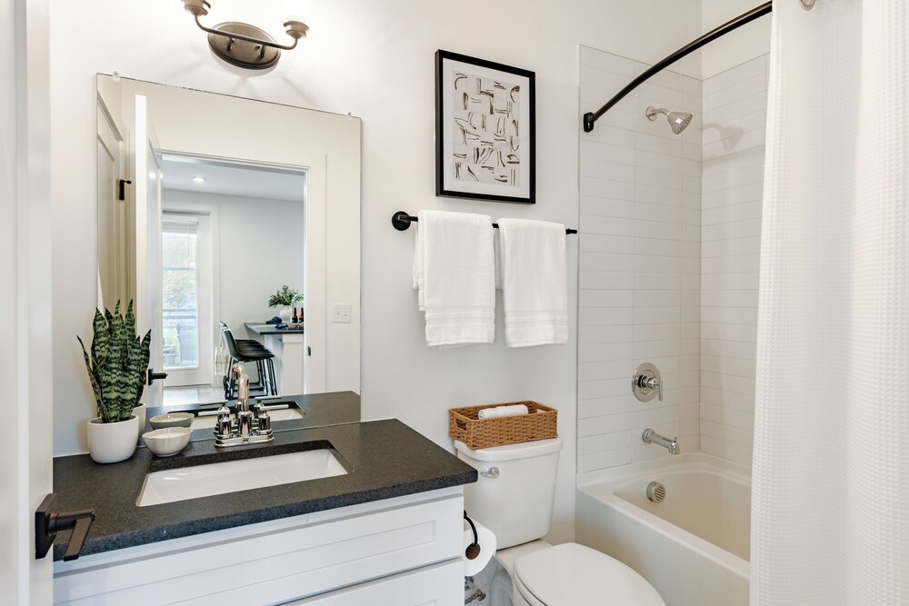 The Heights by AvantStay – Modern Condo Minutes from Broadway