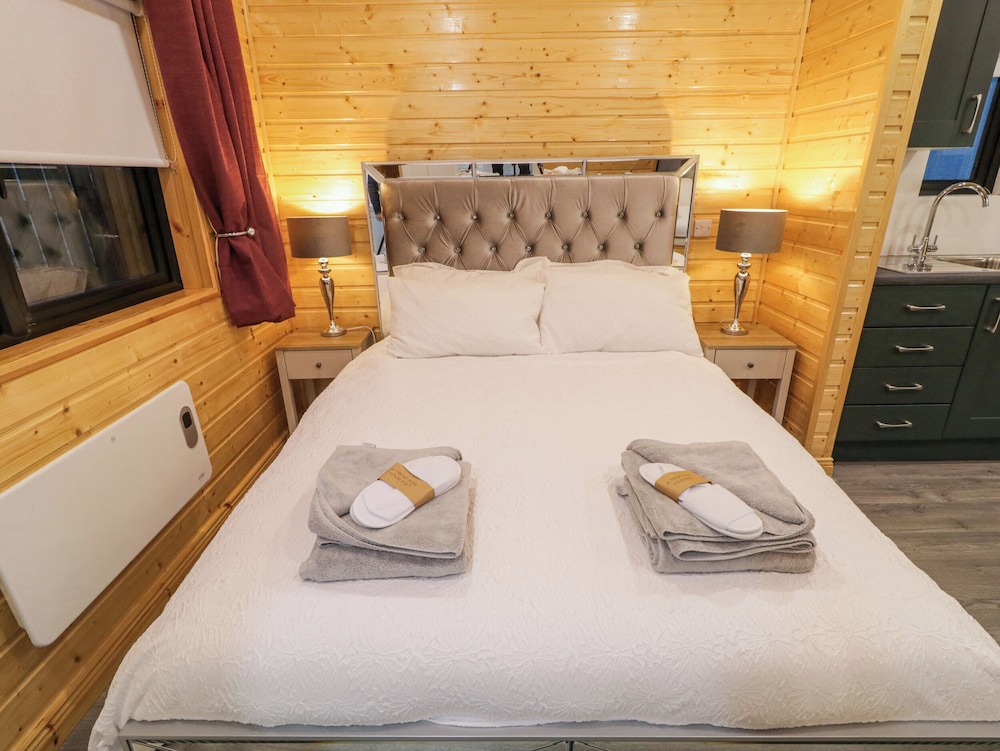 Benone Cabin