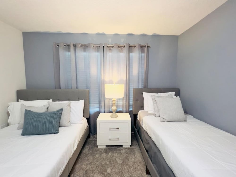 Outstanding 5bdr Disney Vacation
