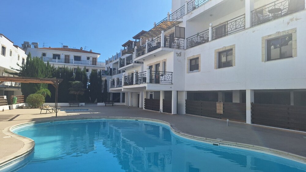 Paramount Gardens Resorts C201