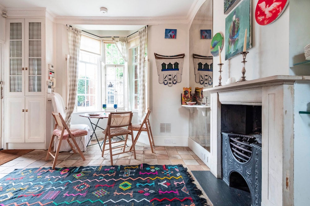 The Kensington Gatehouse - by Out of Office Lifestyle