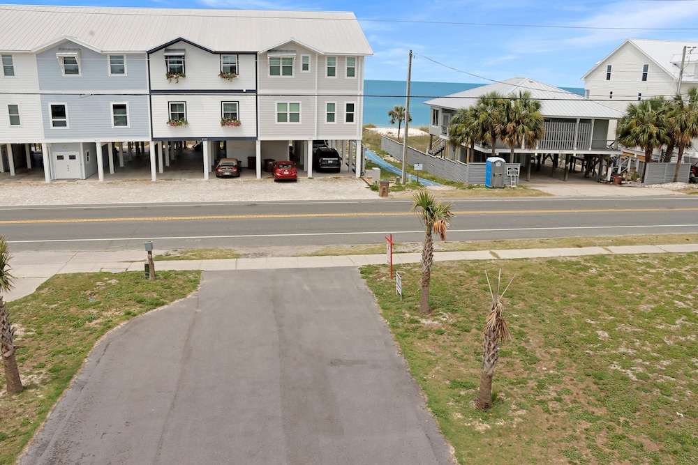 Port St Paradise