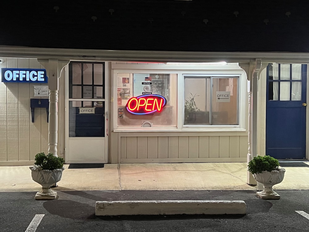 Relax Inn By OYO Natural Bridge I-81