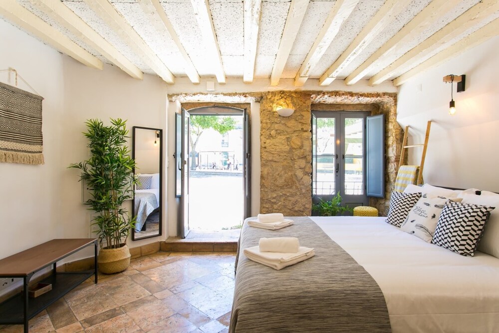 Original Photographers Studio Apartment in Alcântara view 2