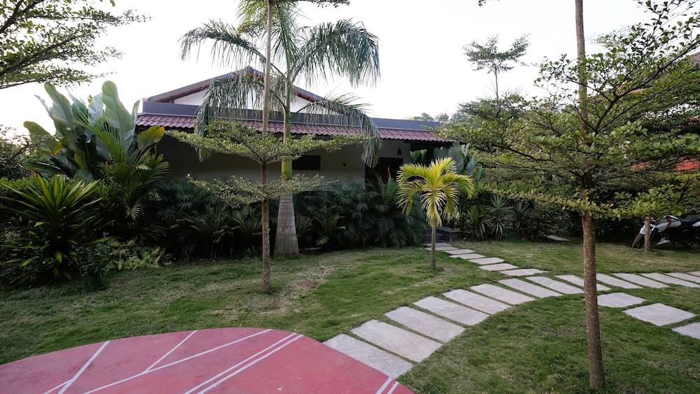 Hong Sau Resort