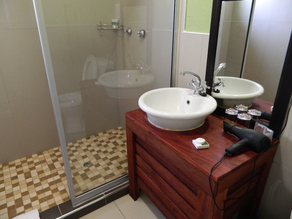 Kwalape Safari Lodge