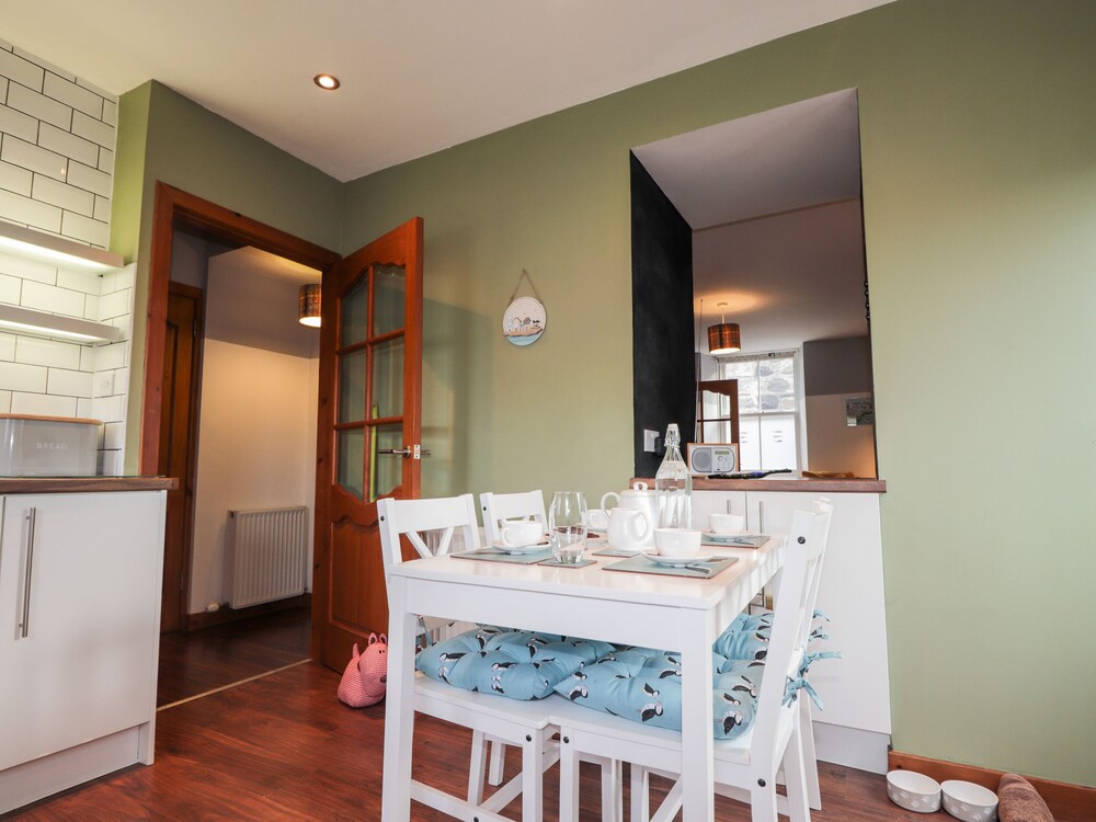 2 Seafield Place