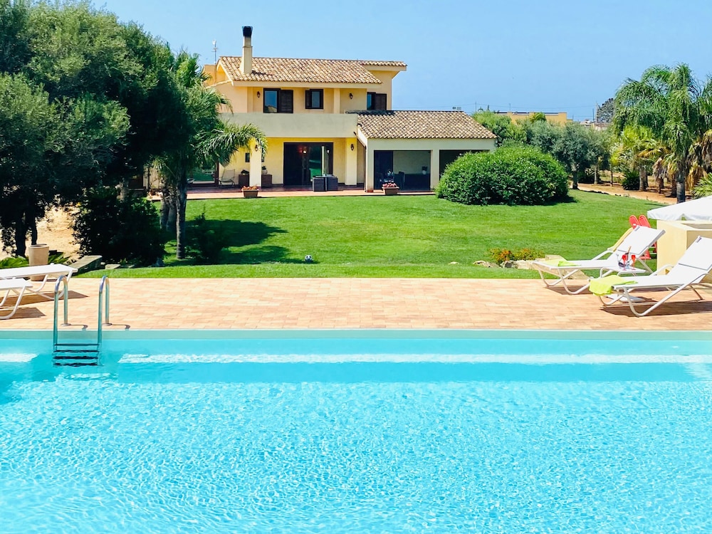 Villa Laura en Marsala — recepcion & lobby