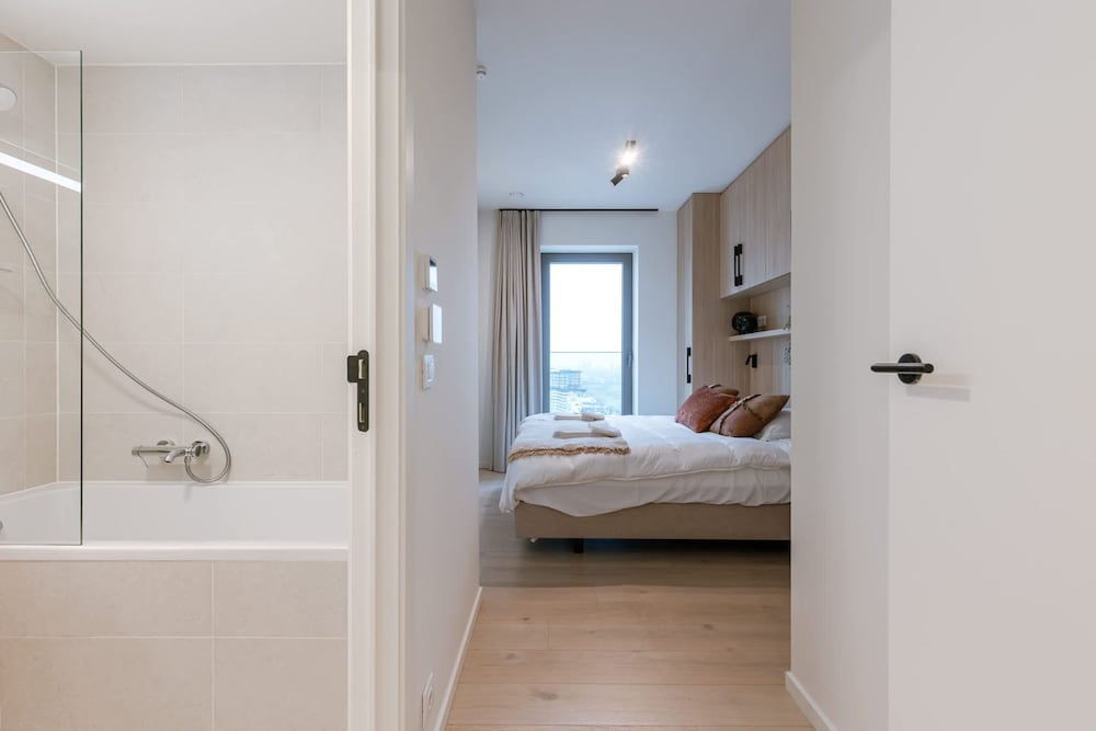 Ostend Luxury 4-guest Balcony and Free Parking