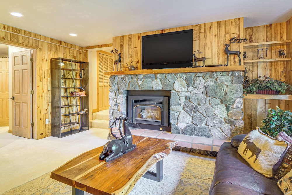 Steps to Ski Shuttle: Breckenridge Home w/ Hot Tub