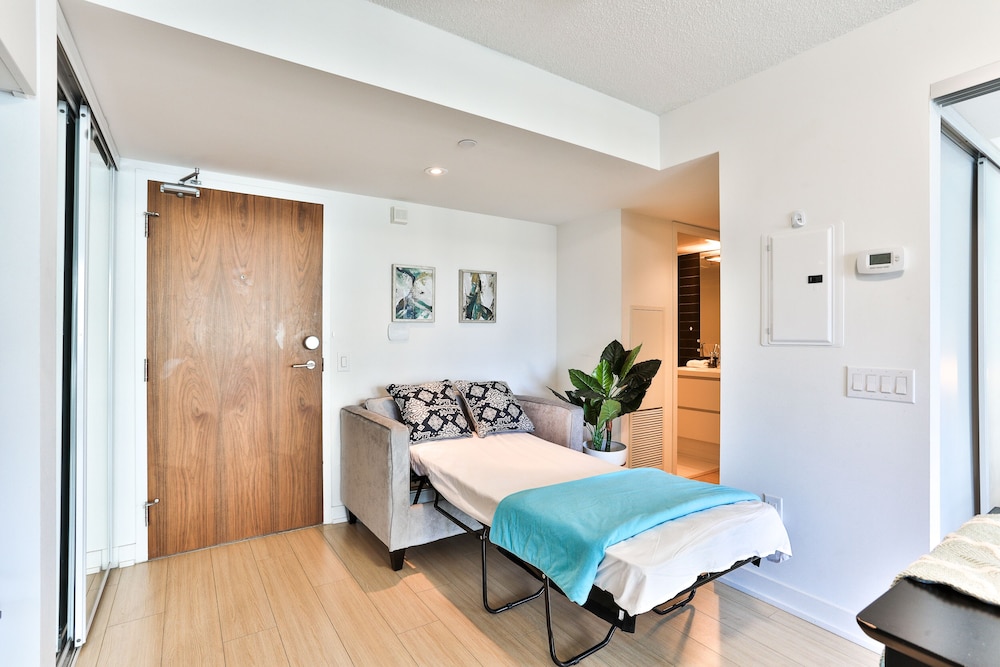 CITYPLACE 1B LUX CONDO LAKESIDE SKYDOME MTCC - Image 5