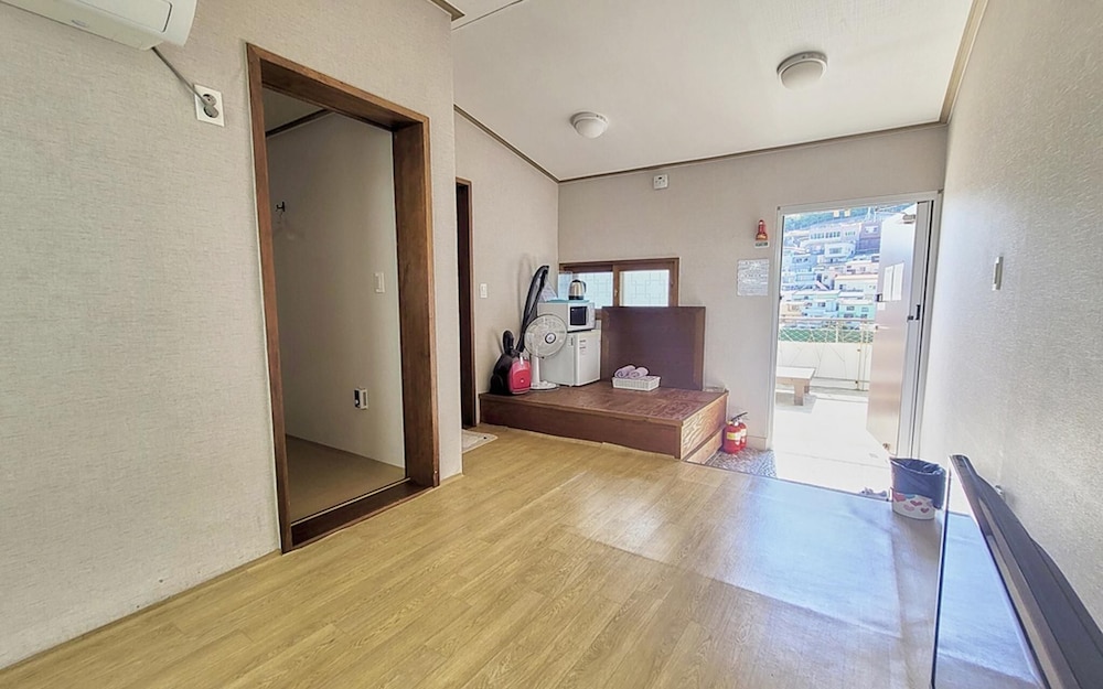 Busan Banggabangga Guest House view 4