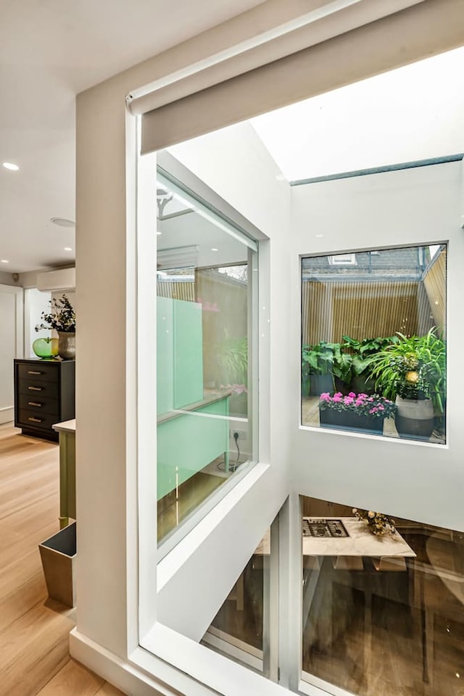 London Mews Home w Glass Atrium Terrace