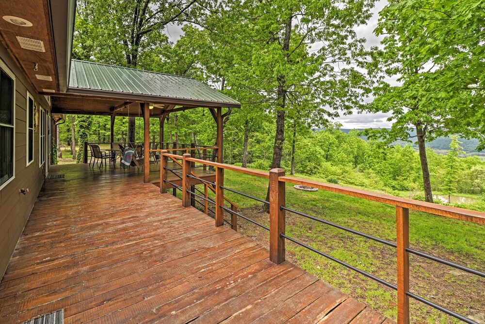 'bullfrog Bluff' Mountain View Cabin w/ Deck! view 5