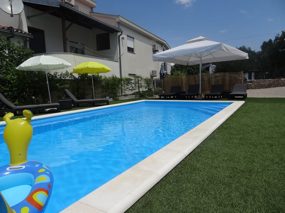 Ilsad Apartments - Apartment With Pool 80 Meters From sea - Great Location photo 3