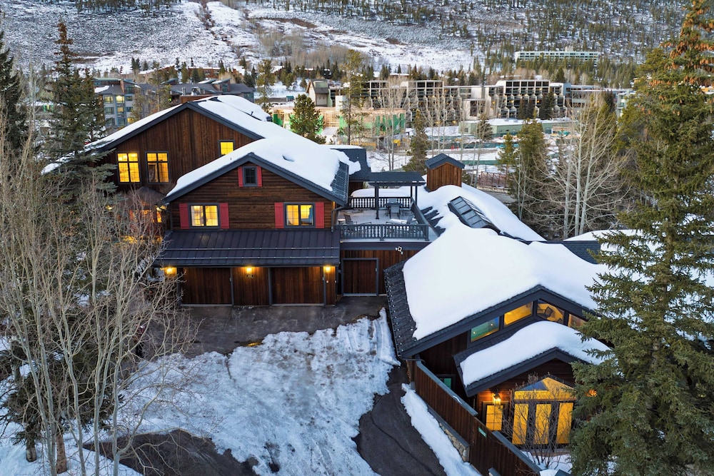 Luxury Mountain Estate w/ Indoor Pool, Gym & Hot Tub Near Keystone | Sleeps 19