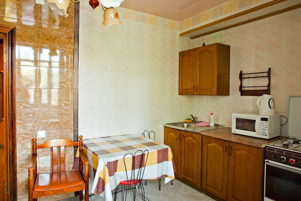 Lessor Apartments
