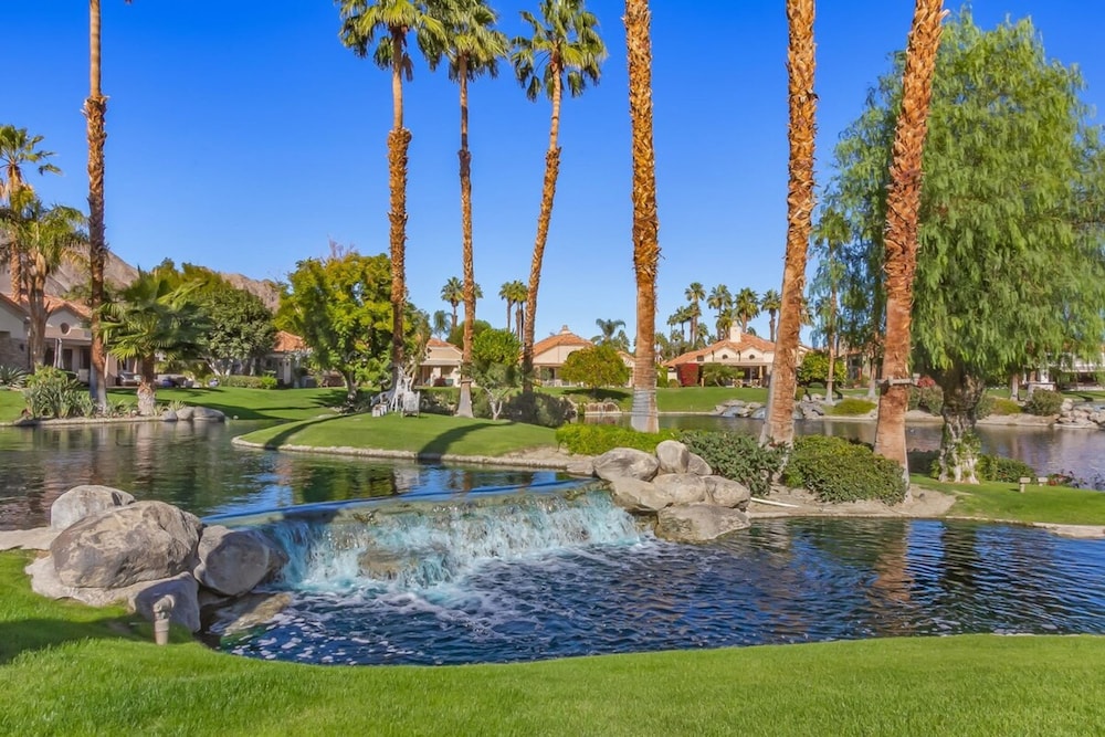 Casa Del Rio Luxe 3BR w Pool Spa Lake Views