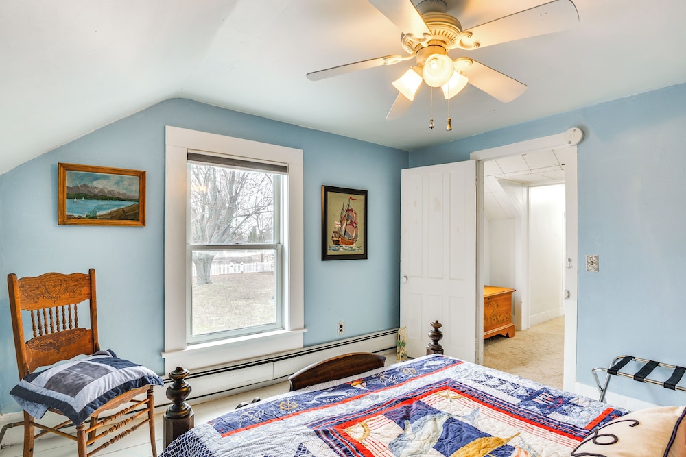 3 Blocks to Lake Ontario: Getaway in Cape Vincent!