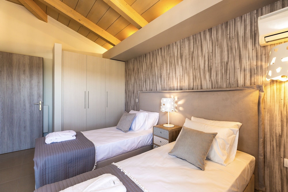 Three Moirai Villa With 2 Heated Pools