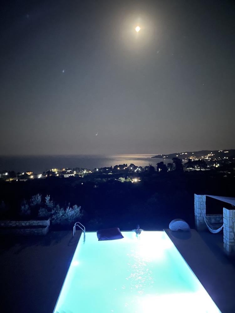 Onirozo Villa