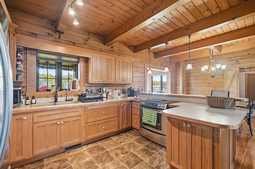 Sprinkle Bottom Lodge 5 Bedroom Cabin