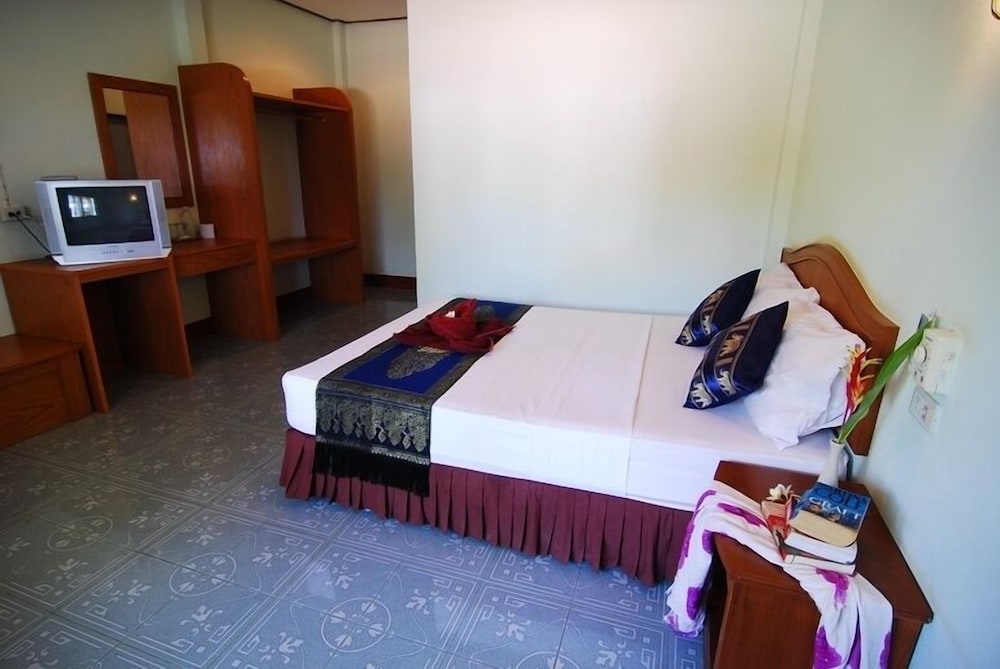 Lanta Emerald Bungalow
