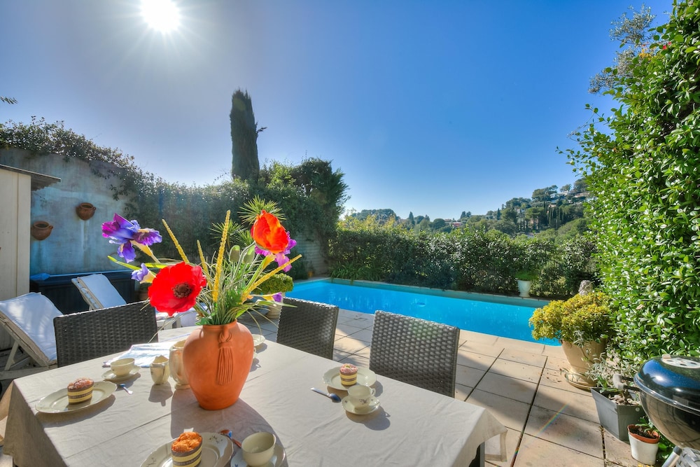 Semiramis at Villa Laurie Mougins