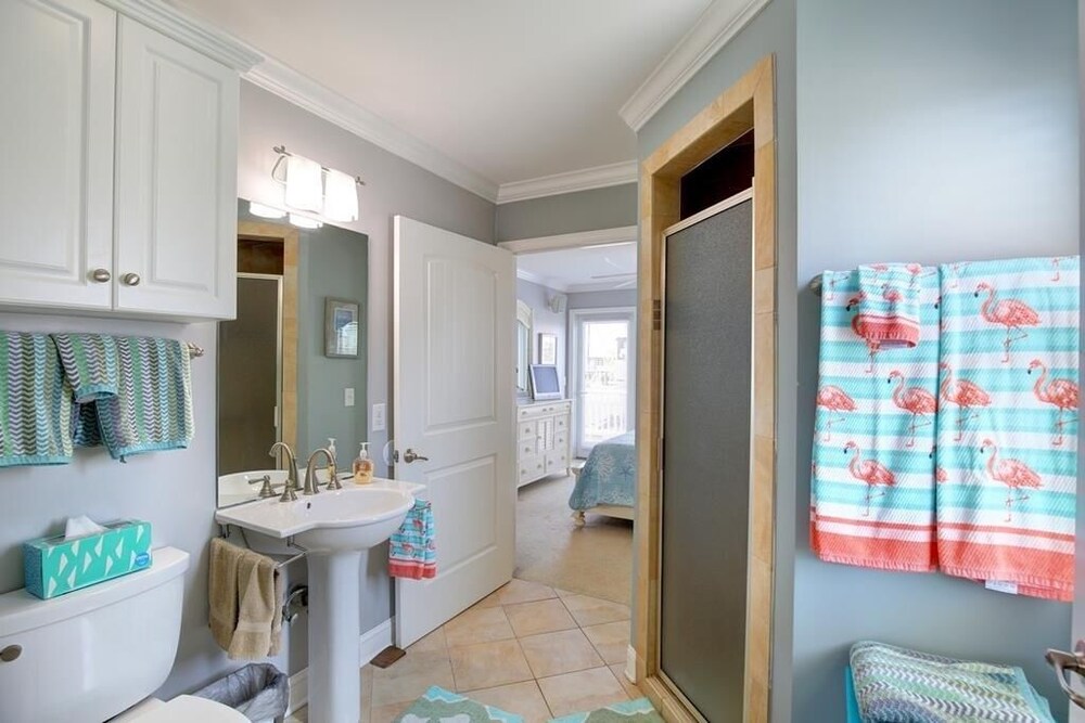 Halfway To Heaven 5 Bedroom Home by RedAwning