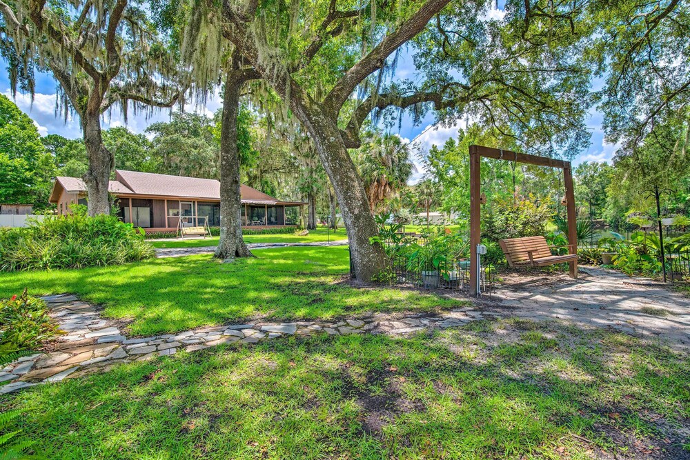 Pet-friendly Inglis Retreat w/ Lake + Dock! view 3