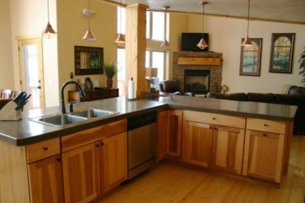 3BR Avalanche Chalet at Terry Peak With Hot Tub view 2