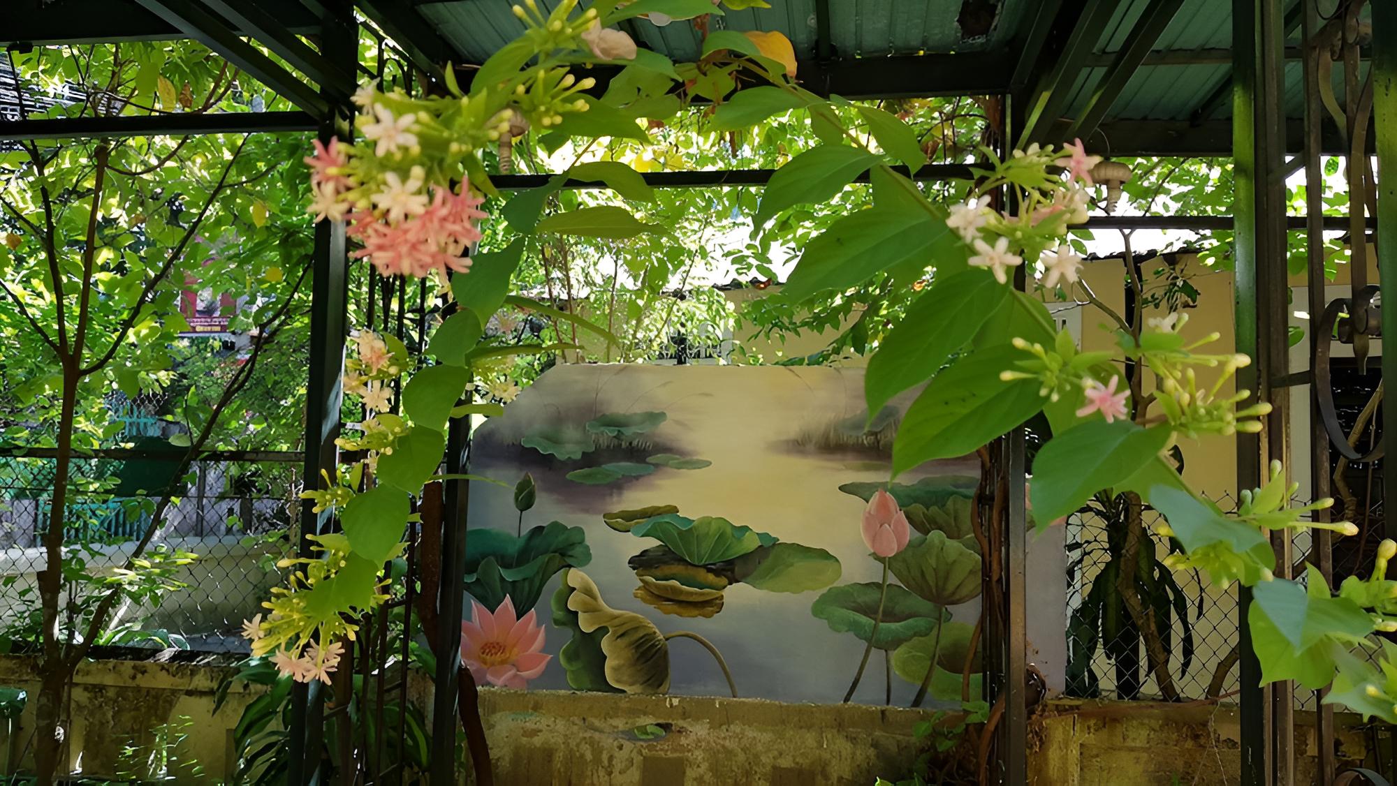 Lotus House
