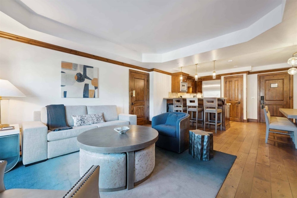Aspen Mountain Residences Luxe 3 Bedroom Residence in Heart of Downtown Aspen