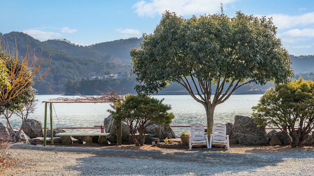Namhae Bada Yanolja Pension