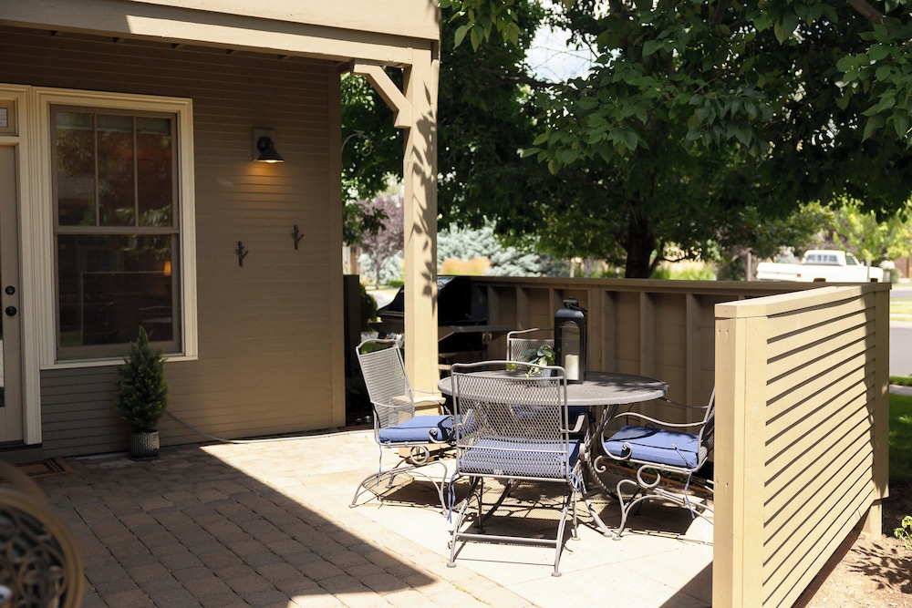 Cascade Cottage Stay for 6