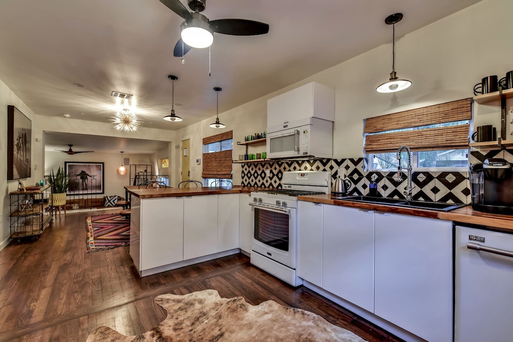 The Eastside Lodge Austin - Image 3
